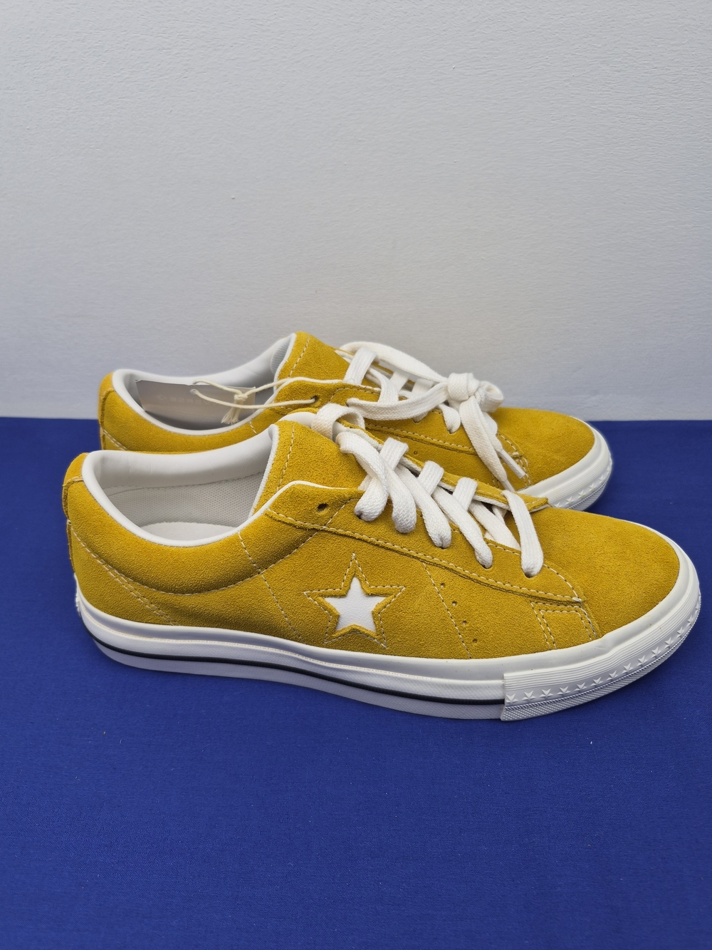 Converse Men One Star 95 OX Yellow/Vintage White Everyday Sneaker A14713C - Picture 2 of 9